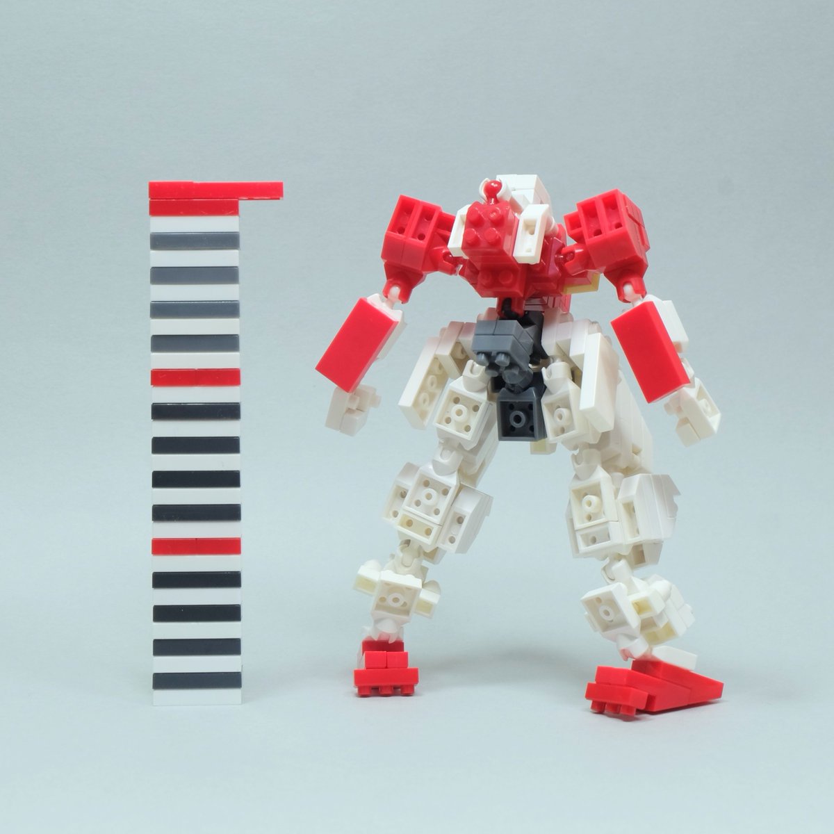 kuremochi40's tweet image. Daisoプチブロックでロボを作りました。
引用のロボのカラバリです。作成途中の写真を少々撮ったので、ツリーに作り方を載せていきます。ぜひ覗いていって下さい。もし組んでもらえたら僕が泣いて喜びます。ちなみに、画像加工や文章はこれからです。のんびりお付き合い願えれば…！

#プチブロック