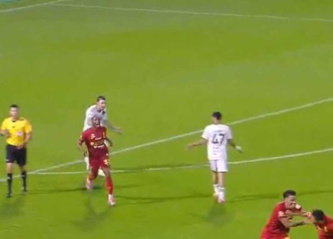 غسان tweet media