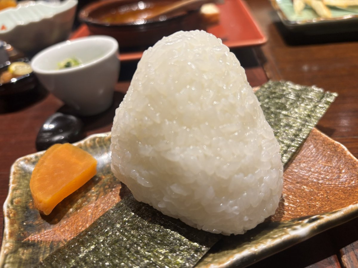 bbb17544751's tweet photo. 最高であった🍶🍙♡ https://t.co/1oqSYRHsFf