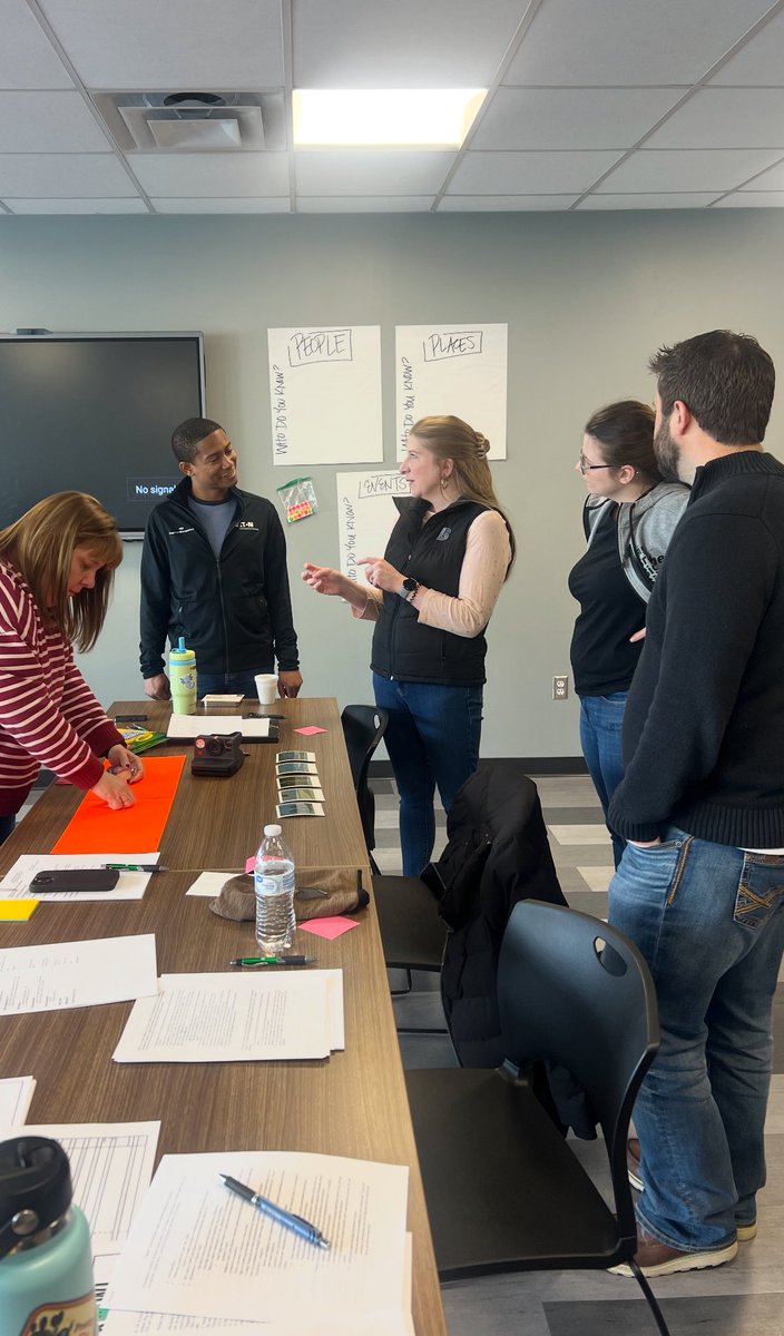 Tony Hollow tweet media