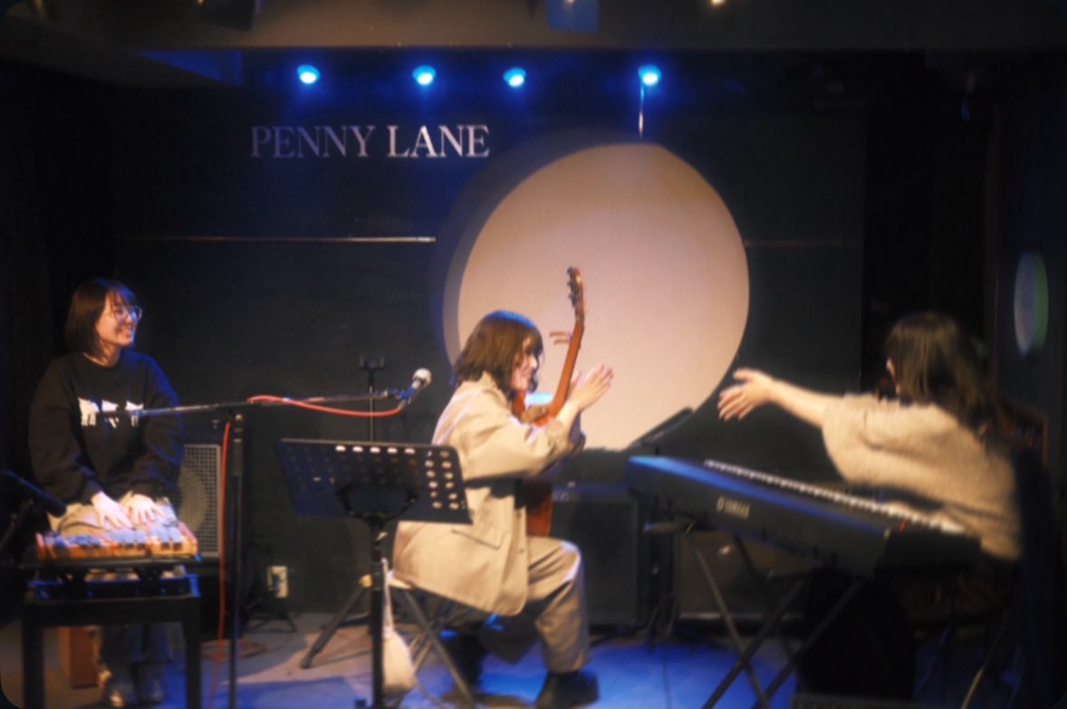 今回はスペシャルなサポートメンバーを2名お迎えして演奏させてもらいました💐
とってもniceな音楽をやる女の子たち！超心強かった！

◻︎support perc. しいな(さけび)
◻︎support key. もみゆ(sabatabby)