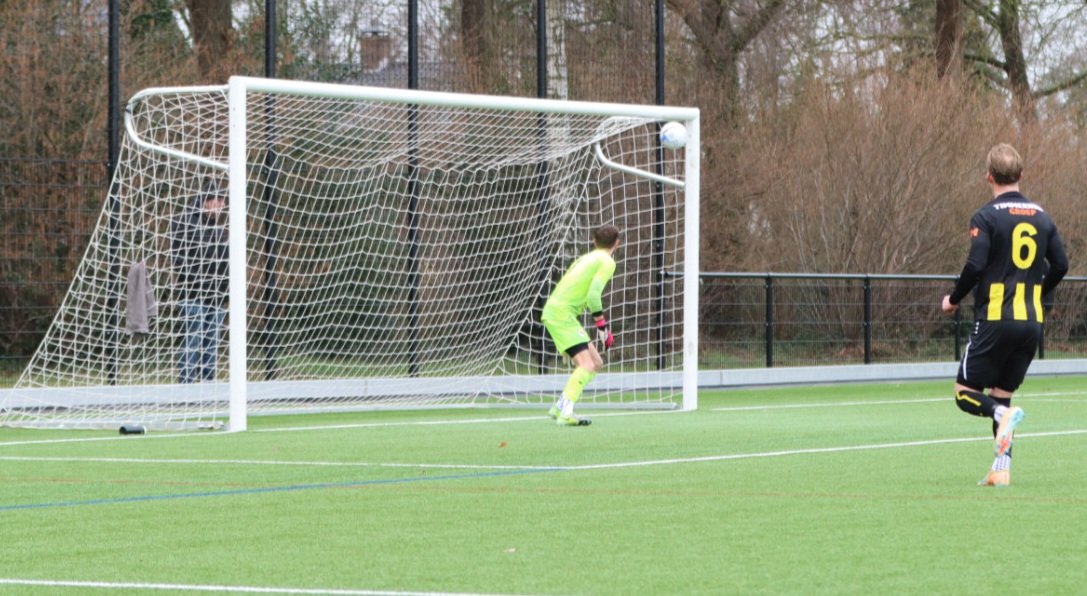 temtj's tweet photo. @DOS37 Heerlijke goal Mark van Pijleren https://t.co/tBAQpvaY5R