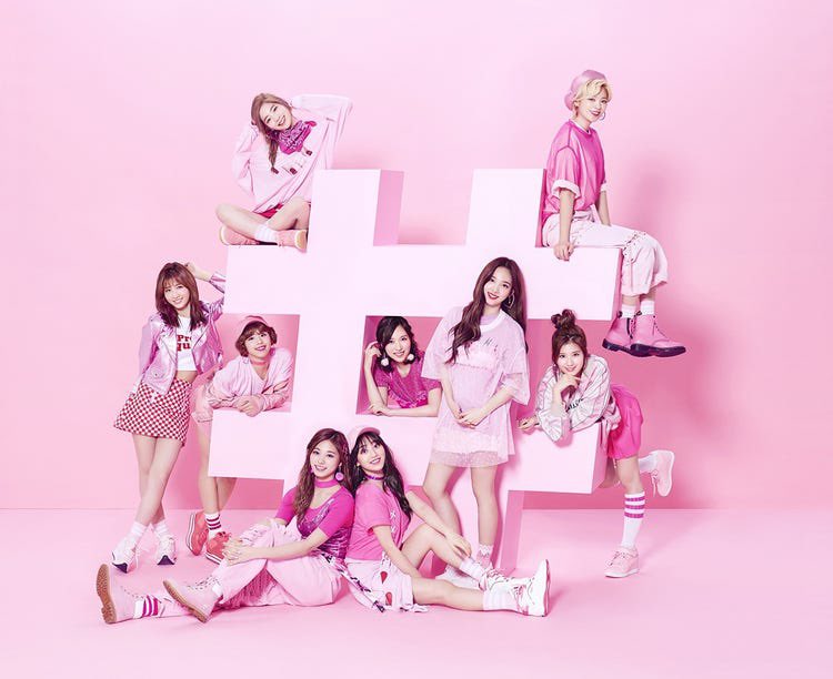 aikennekogen's tweet photo. 韓流ブームは
偶然生まれたわけではありません。

1998年
韓国大統領・金大中は

「文化は21世紀の国家産業になる」

そう考え
映画・ドラマ・音楽など
文化産業を国家戦略として
育て始めました。

#韓流
#韓国ドラマ
#韓国映画
#金大中
#韓流ブ���ム
#愛の不時着
#twice https://t.co/NwxaLer2PK