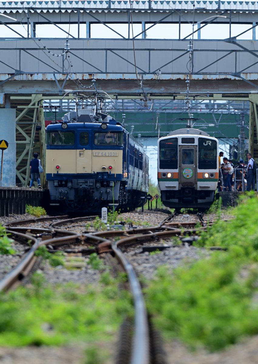 Photobread1's tweet photo. EF64 1031
長岡の釜の中では一番遭遇しなかった釜でした。

SLのピンチヒッターで帰ってきたELぐんまが一番印象に残ってます。
長きに渡る活躍、本当にお疲れ様でした。 https://t.co/per74ClHl7