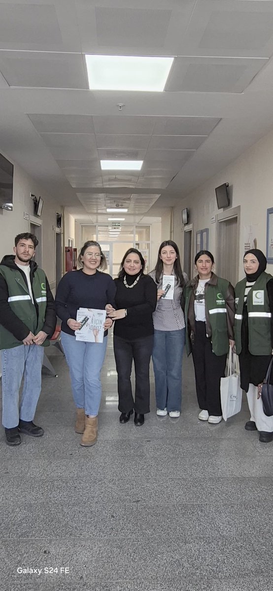 Ardahan Şubesi olarak 14 Mart Tıp Bayramı kapsamında gönüllülerimiz ile birlikte sağlık kuruluşlarını ziyaret ederek kıymetli hekimlerimizin ve tüm sağlık çalışanlarımızın bu anlamlı gününü kutladık.#yeşilayvarsahayatvar💚 

<a href="/1920yesilay/">Yeşilay</a> 
@mehmetdinc1920 
<a href="/tolgaygokdemir/">Tolgay GÖKDEMİR</a>