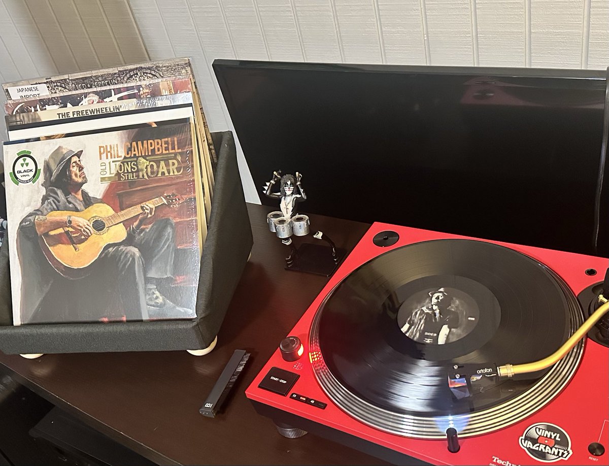 VinylVagrants tweet media