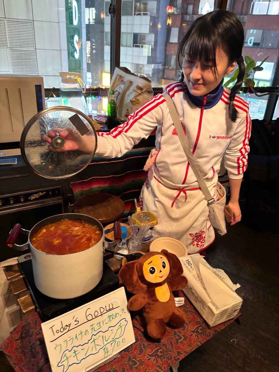 bob_sencho's tweet photo. #ソ連東欧ナイト
改めてお越し頂いた皆様、Rootの皆様、ありがとうございました！
今凄いこのパーティーのいいうねりを感じながらPlayさせて頂いています。
より知的好奇心旺盛なご来場の方々と一緒に楽しんでいける場であるよう、刺さるソ連東欧セレクションを皆さんと楽しみたいです！

#хороший https://t.co/umQ26cfDk9