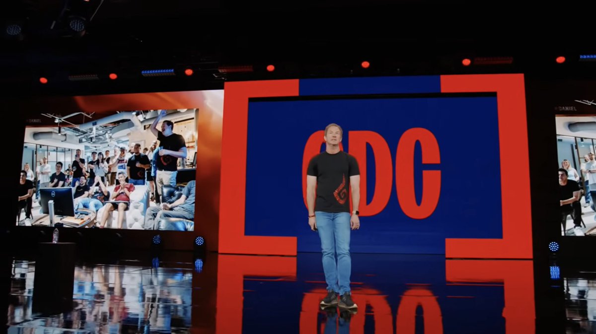 GodisaGeek.com tweet media