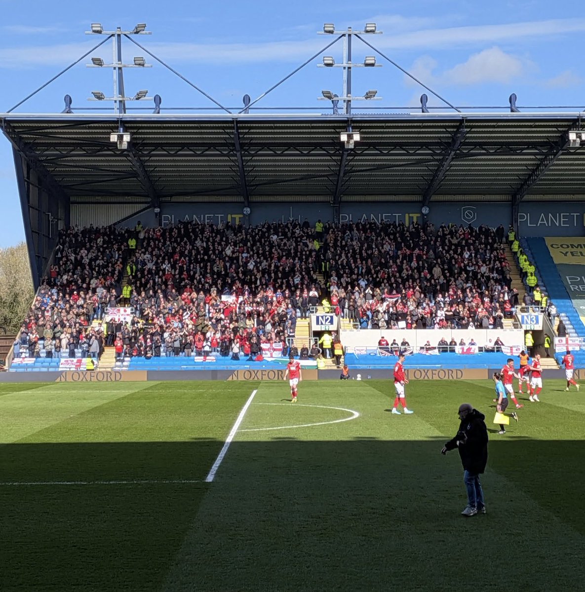 footyawayday's tweet image. Charlton  fans at Oxford today 🔴⚪️ #cafc #oufc