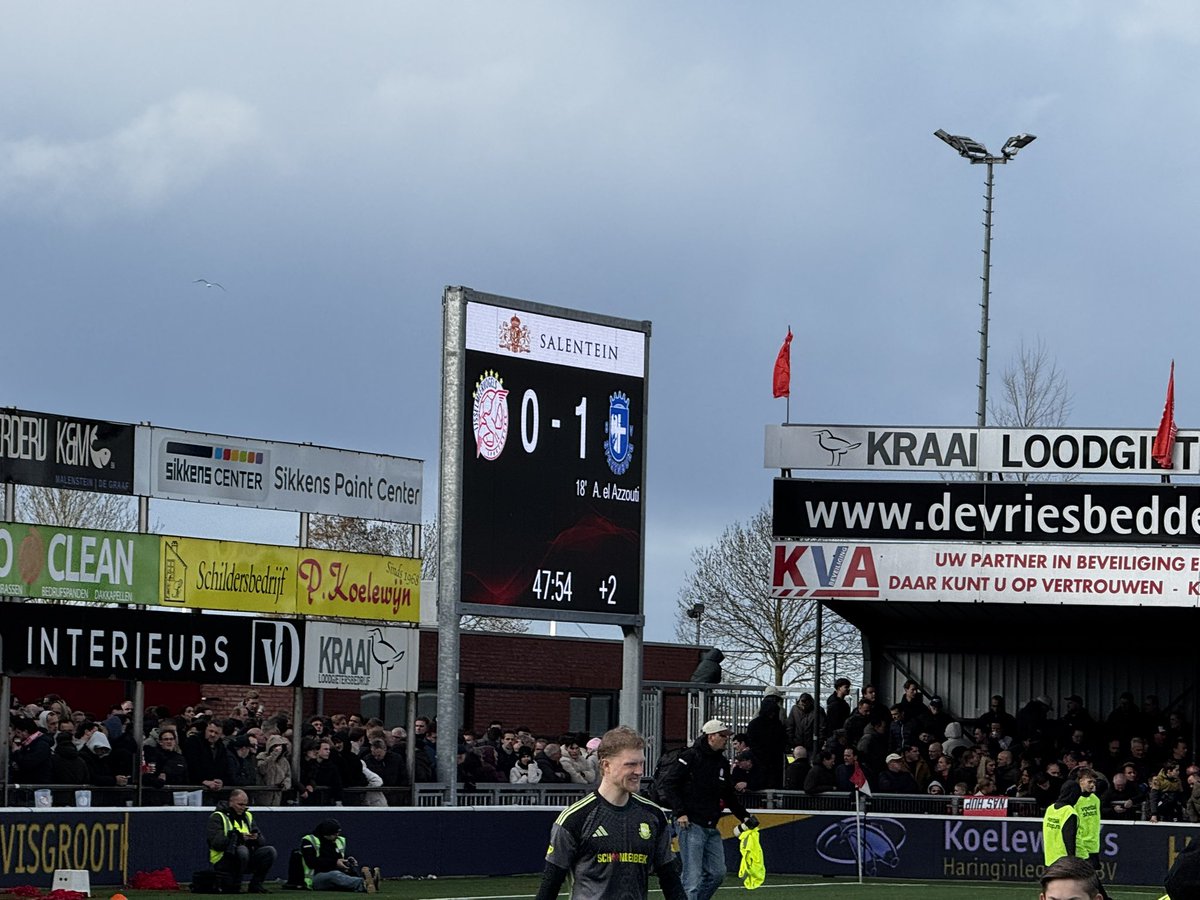 SV_Spakenburg's tweet photo. We gaan rusten met een 0-1 voorsprong #ijsspa https://t.co/YoYQxWHDhi