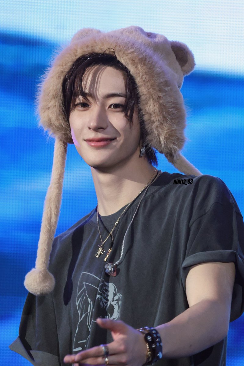 NiNi니니 tweet media