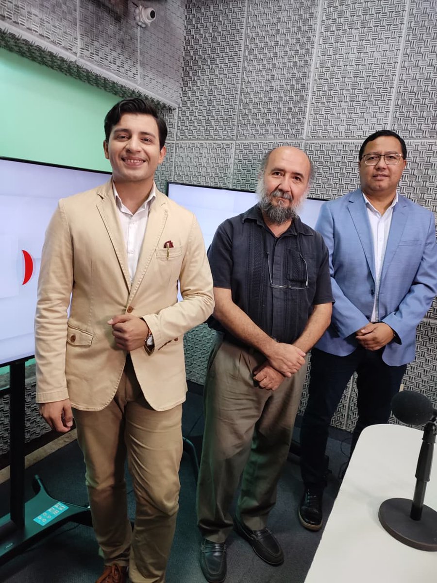 rnpy920am's tweet photo. Hoy en #InvestigandoDeUNA, el programa de la @una_py con @MilsonGodoy y con el Dr. Pedro Caballero, de 12 a 14 h, hablamos de "Literatura y poesía" con nuestro invitado 🗣️Carlos Bazzano, ganador del Premio Nacional Beatriz González Oddone

📻#920AM 
📺15.2 
📺@ParaguayTVHD https://t.co/zIbRm8TN4L
