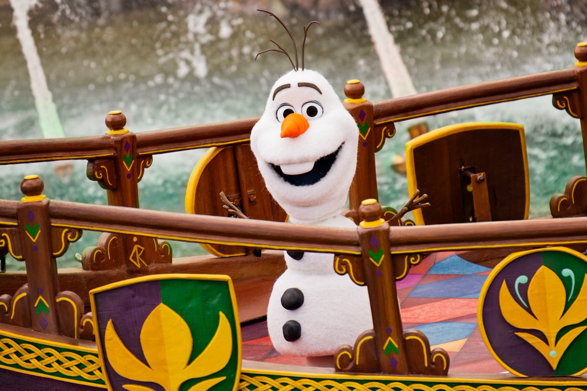 Disney Parks tweet media