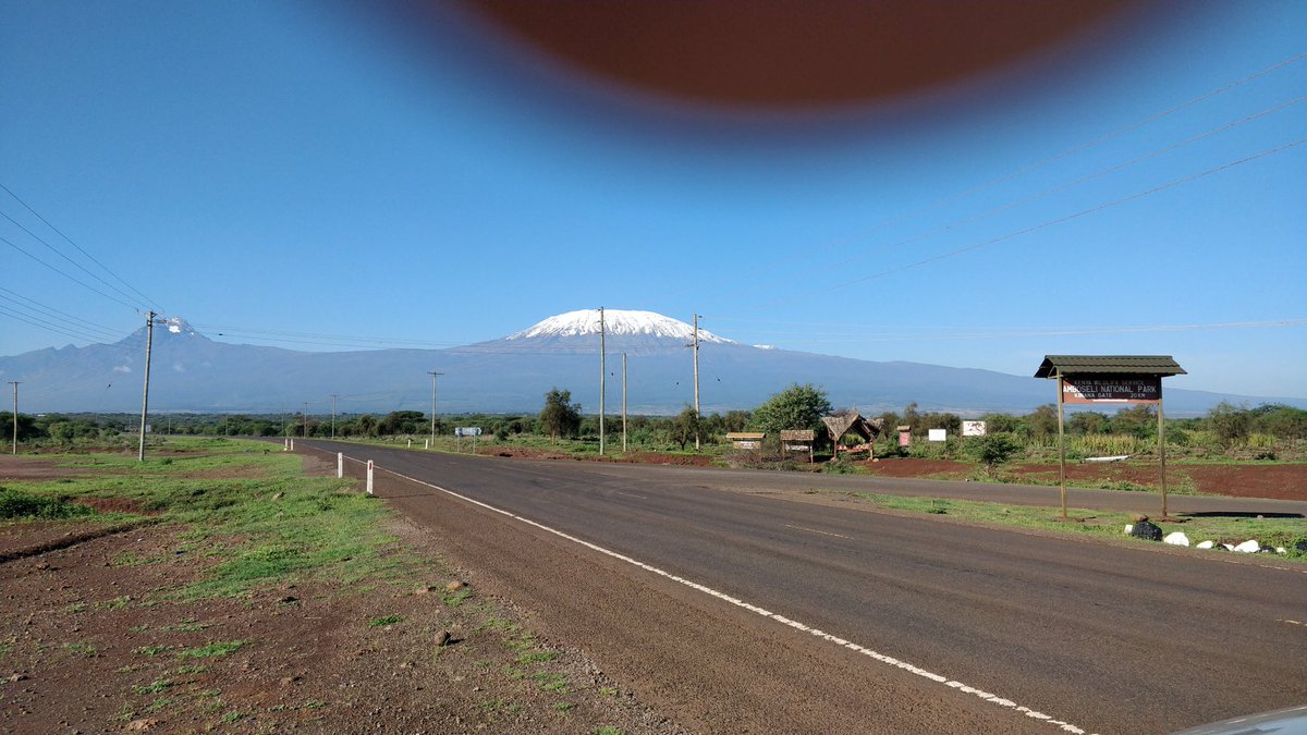 KituisFinest's tweet image. Absolutely blown away by the camera on my #OnePlus12! 🤩 Just captured this stunning shot of Mt. Kilimanjaro from the Kenyan side. 🏔️ The details are incredible! ✨ What an amazing view! 📸 @OnePlus_Support @oneplus