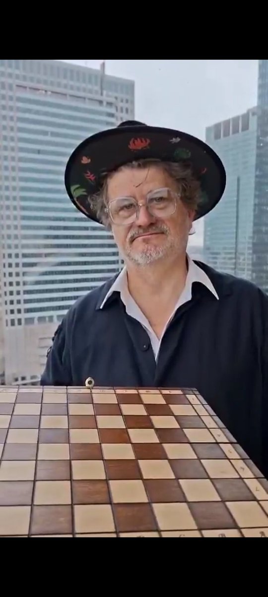 Czarownik z krainy Oz wyzwał mnie na szachowy pojedynek.

Stawka jest wysoka