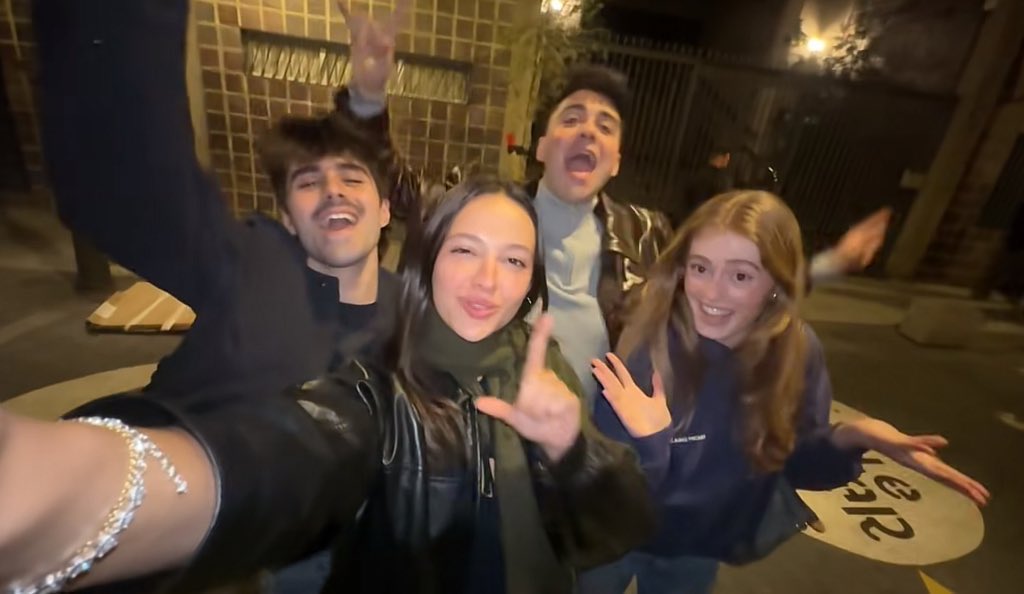 las personas más importantes de sus ediciones find each other