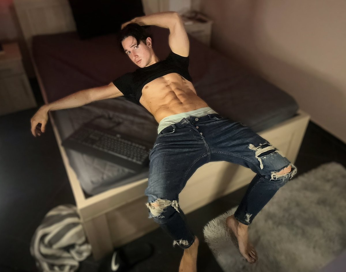 ChristianLevine_ Chaturbate tweet media