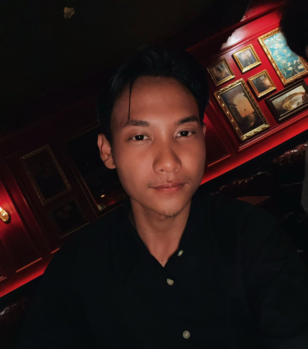 ZennZwe's tweet photo. Love Hangover 😵😵 https://t.co/FG2TZDKJnQ