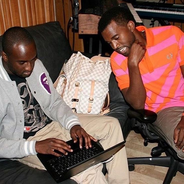 Apolloisagod 💜💡 tweet media