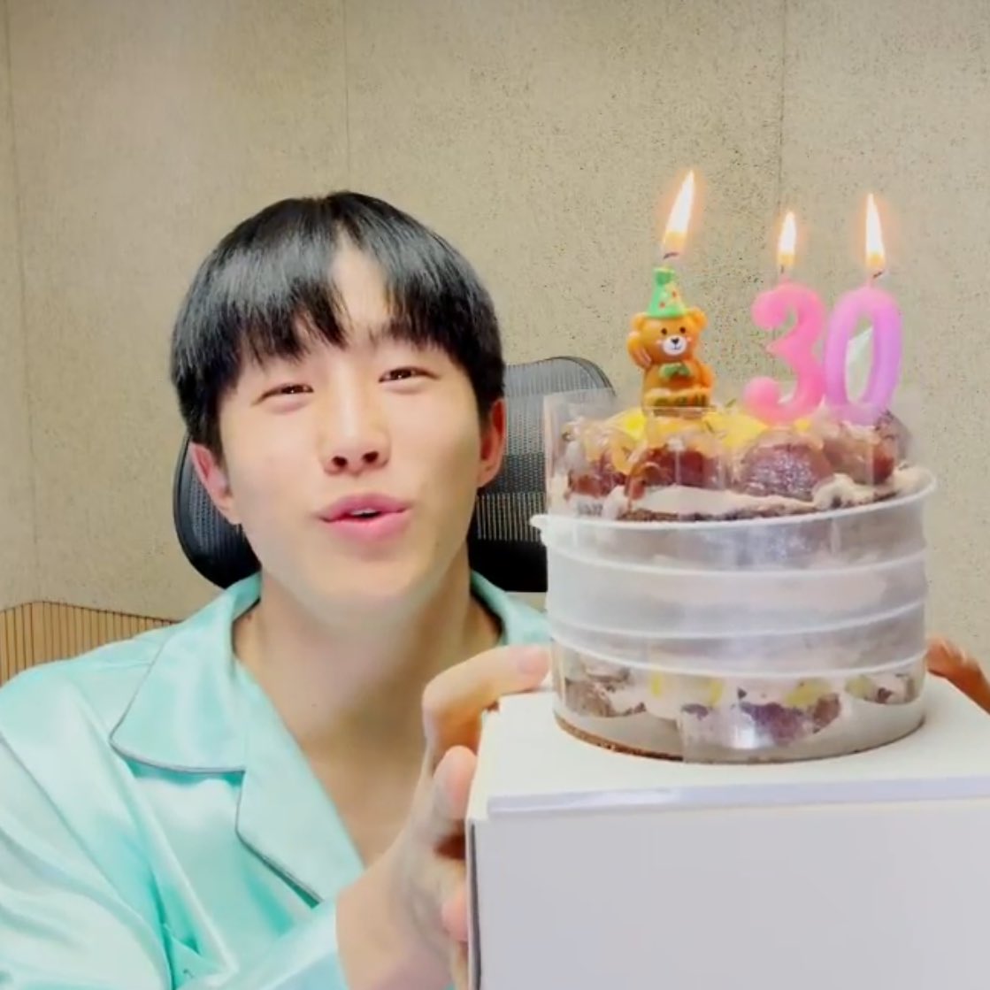 Happy birthday, Jinwoo 💚 Thank you for being such a warm and comforting person to AROHA. Your smile and your voice always make my days brighter. I hope today is filled with love, good food, and happy moments. Please stay healthy and happy always.✨

#진진 #박진우 <a href="/JINJIN_offcl/">JINJIN OFFICIAL</a>