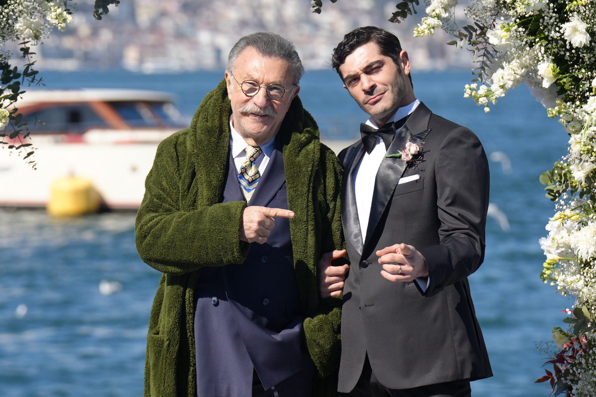 sadecedianaa's tweet photo. Tatlı bir beyefendi efendim kendisi😋 

#BurakDeniz https://t.co/axlKhfSTPf