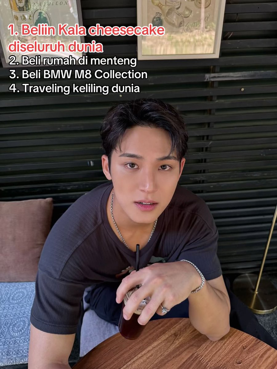 My GyuHao AU characters doing the “My Priorities” trend.

1. Iyoo-Kala