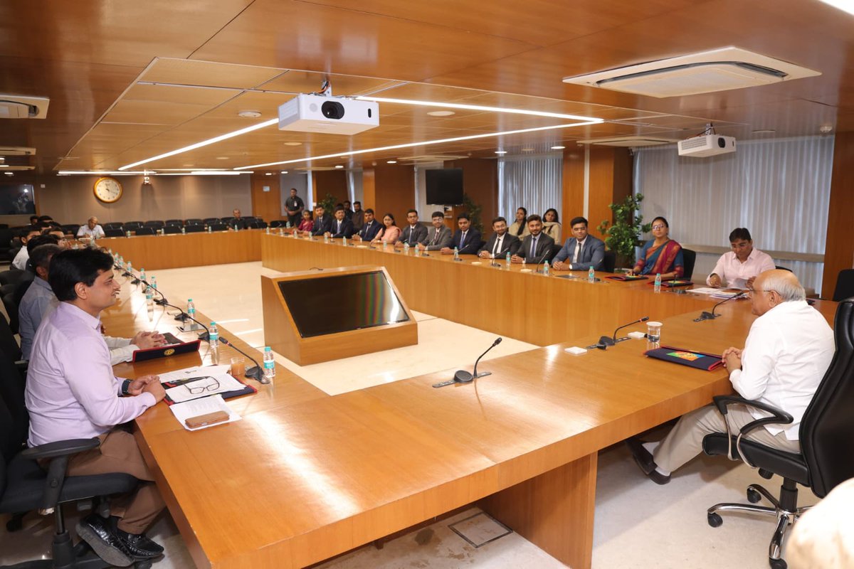 માન. મુખ્યમંત્રી શ્રી ભૂપેન્દ્રભાઈ પટેલ સાથે ગાંધીનગર ખાતે SPIPAમાં પૂર્વ પરીક્ષા તાલીમ મેળવીને યુ.પી.એસ.સી. સિવિલ સર્વિસીસ પરીક્ષા-2025માં સફળતા મેળવેલા 35 યુવાઓએ શુભેચ્છા મુલાકાત કરી...

મુખ્યમંત્રીશ્રીની યુપીએસસી સિવિલ સર્વિસીસ 2025 પરીક્ષામાં સફળ થયેલા સ્પીપાના યુવા