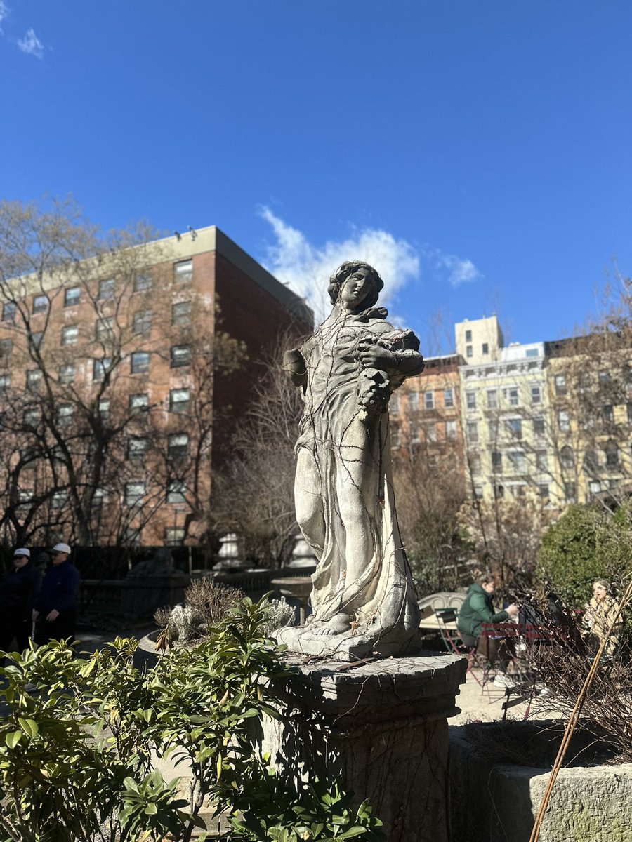Elizabeth Street Garden tweet media