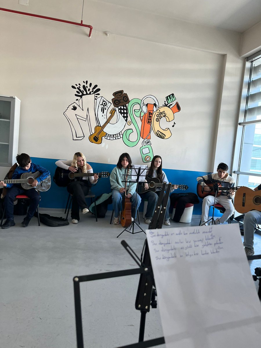 Gençlerimizin ilgi alanlarını keşfetmelerine, yeteneklerini geliştirmelerine ve kendilerini farklı alanlarda ifade edebilmelerine imkân sağlayan eğitimlerimizle verimli ve dolu dolu bir öğrenme ortamı sunuyoruz.
gençlerimizi eğitimlerimize davet ediyoruz.
<a href="/OA_BAK/">Dr. Osman Aşkın Bak</a>
<a href="/gencliksporbak/">Gençlik ve Spor Bakanlığı 🇹🇷</a>