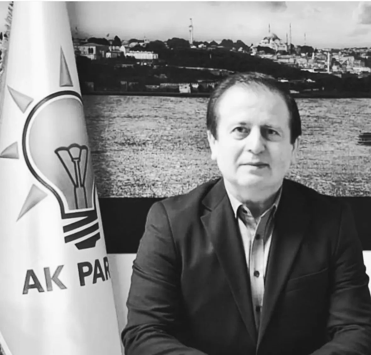 Cumhur İttifakı Ak Parti Sarıyer Belediye Meclis Üyemiz Sn. Ergin DURDU’nun vefat ettiğini derin bir üzüntü ile öğrenmiş bulunmaktayız. Kederli ailesine baş sağlığı dileriz. Mekanı cennet olsun Allah rahmet eylesin