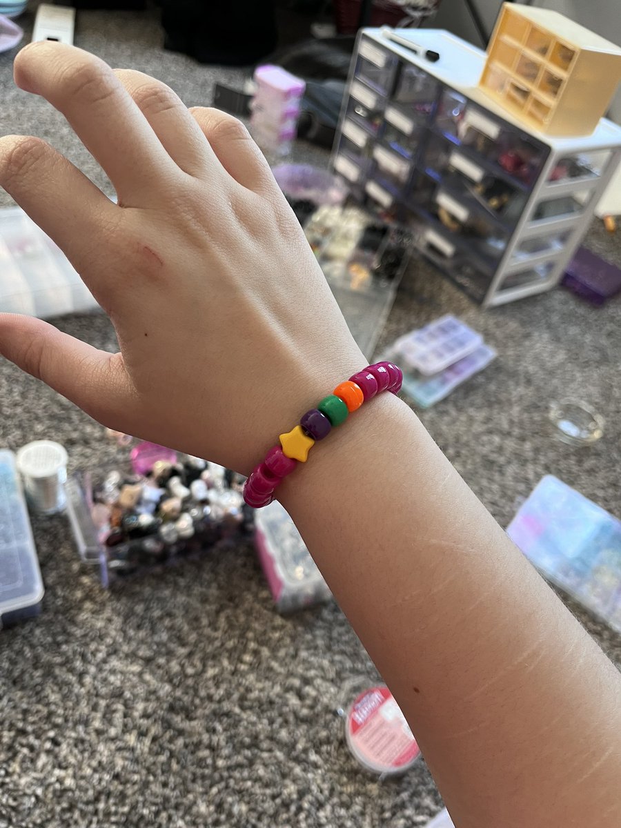 chxmiu's tweet photo. mabel bracelet !!!! MEEWWW https://t.co/Ygp4Wly4WS