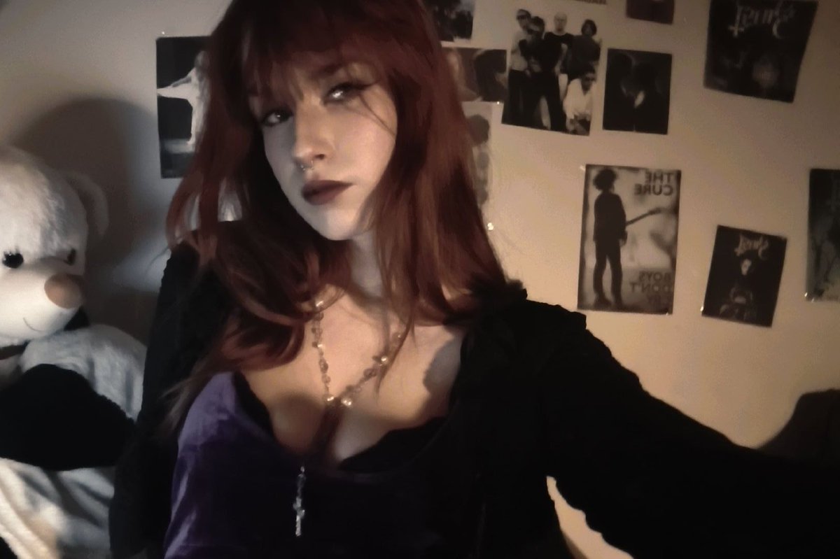 N0ct0racle's tweet photo. new onee !! 
𖤐 #moothunt

𖤐 hi i’m maia 

𖤐 21 | she/her | mdni | 
 𖤐 games, art, books + anthropology, lotr, spn, hotd
  𖤐 witcher 3, rdr2, RE9, dark souls, elden ring, genshin player 💀
   
♡ / ↺ to be moots 

#mootstwt #promotwt #gamingtwt #booktwt #moothunting https://t.co/KYFm7vI37a