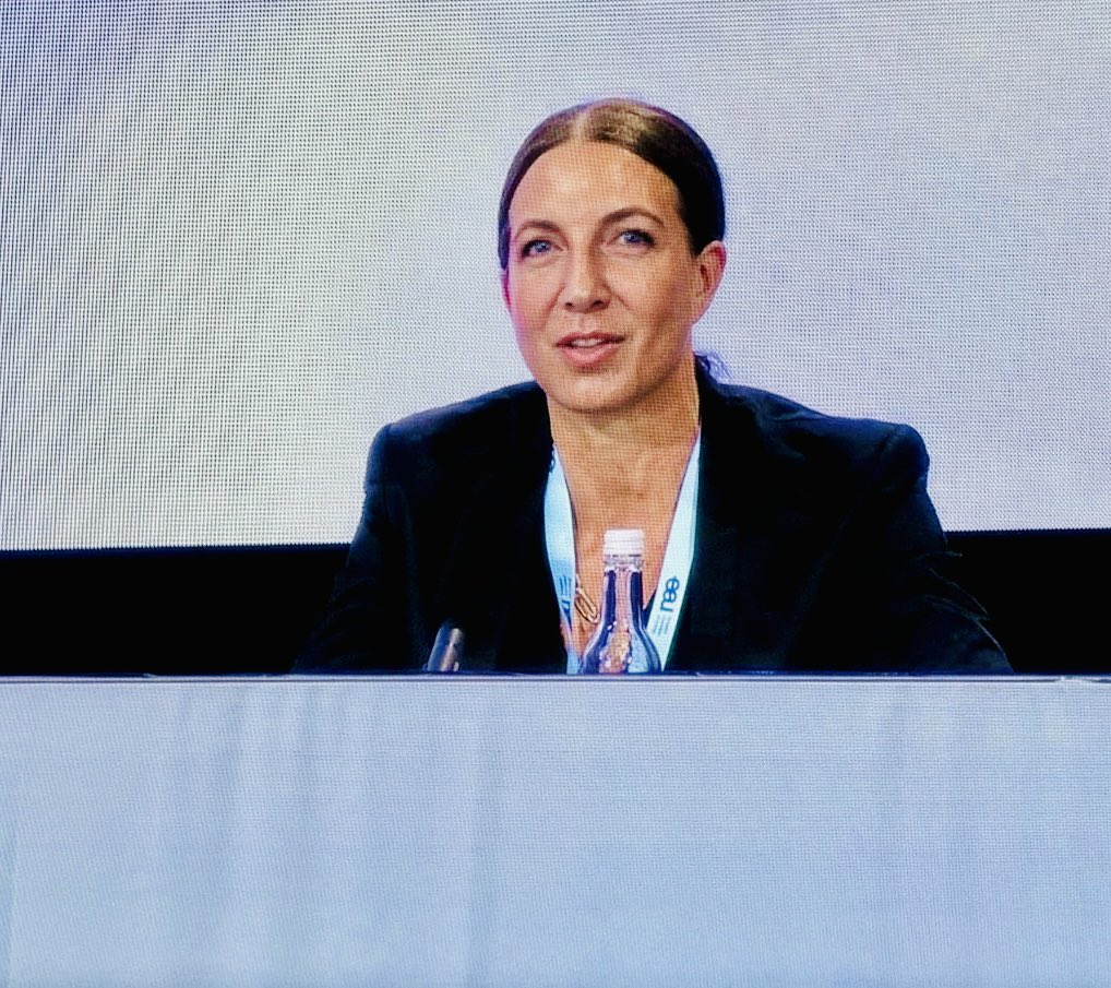 Sabine D. Brookman-May tweet media