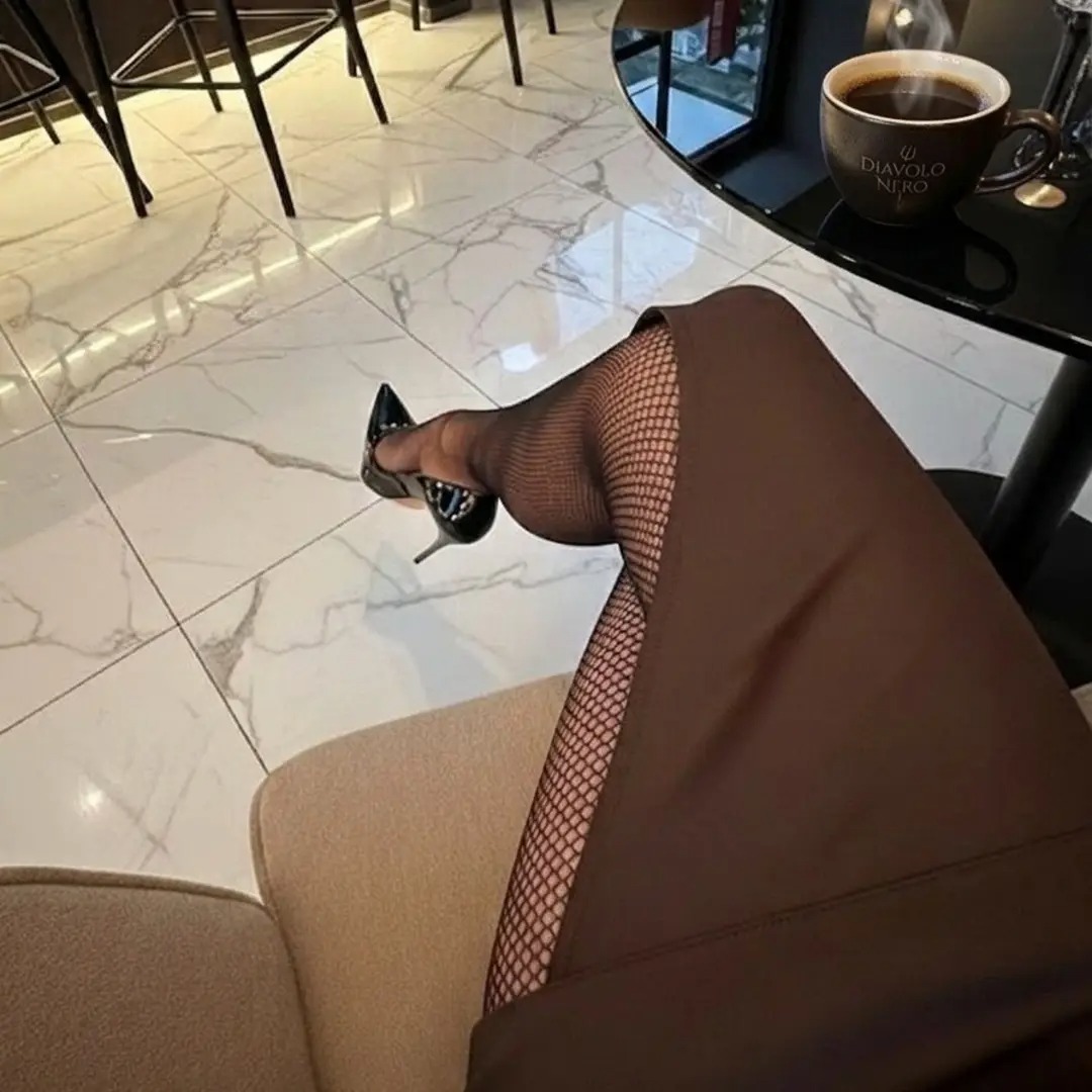 una_delle_due's tweet photo. ☕💋 https://t.co/cqoWix0rKE