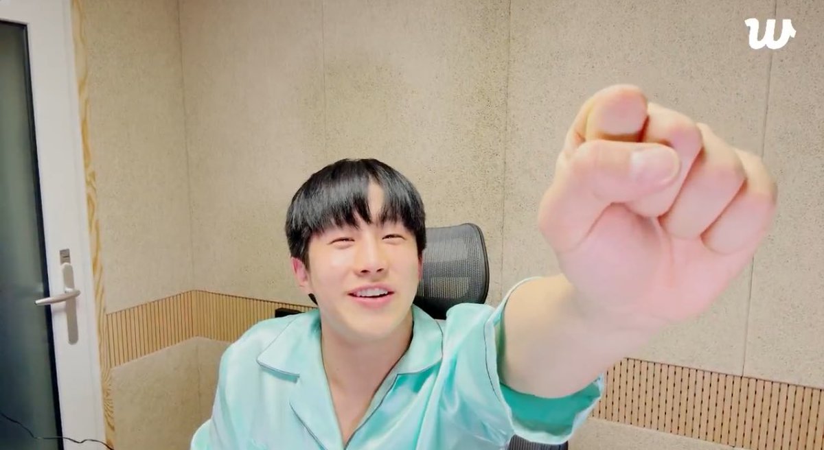 진진DAY 기념 #RT 이벤트💚

(3월15일~3월18일까지)RT해주시면 이벤트 참여 완료입니다!

당발은 20일 오후 예정입니다!(시간은 미정)

좋은 마음으로 이벤트 여는데 
재판매는 안해주셨으면 좋겠어요🥺

당첨자분은 사나잇 오시면 사나잇에서 수령도 가능합니다!!💚
(택배비 부담 가능하신분만 참여)