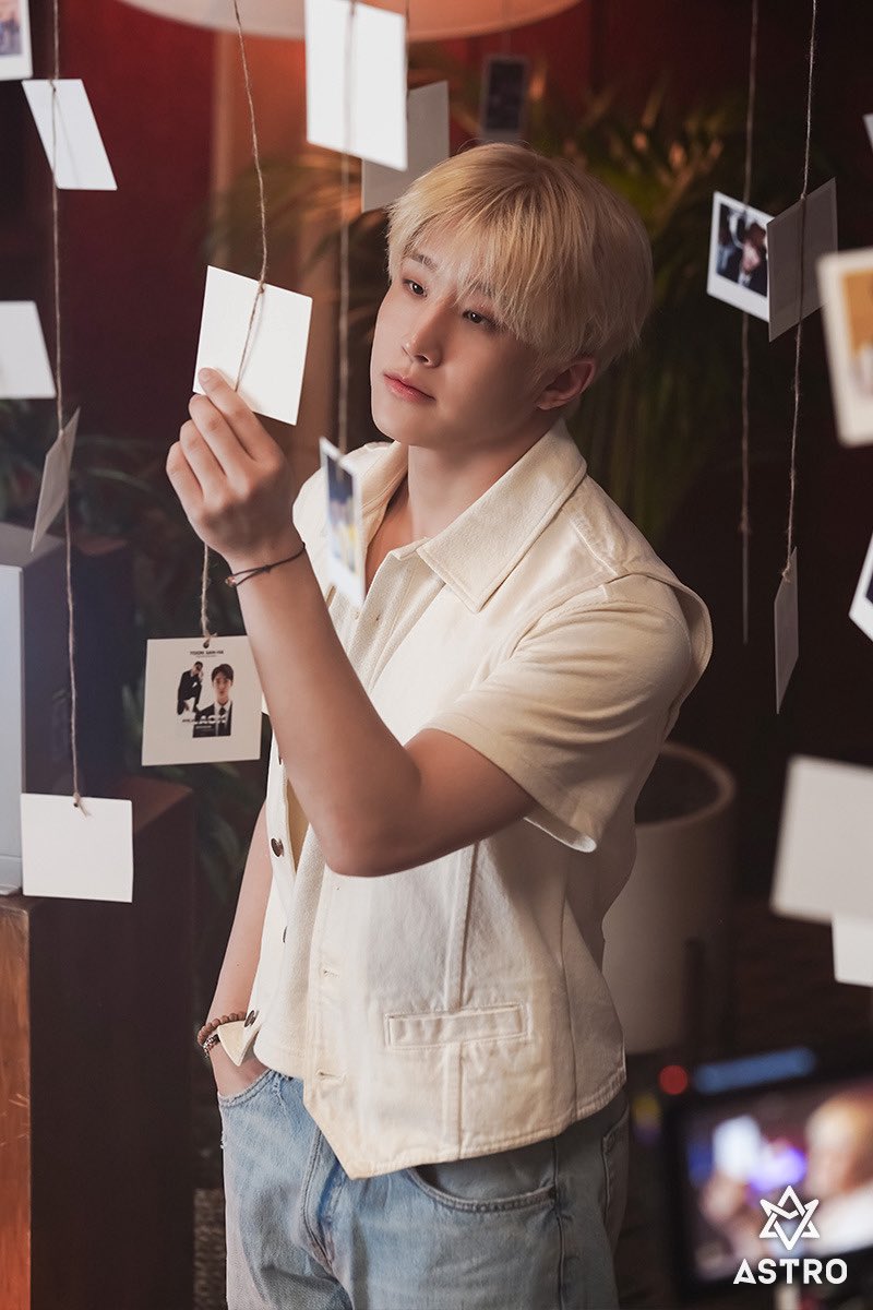 #우리최고의리더_진진_생일축하해