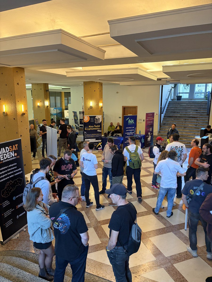 vexl's tweet photo. Slovakian people 🇸🇰 are eager to learn why is Bitcoin important.

@CryptoVestibull for the win! 🚀 https://t.co/CbSdf7KEfs