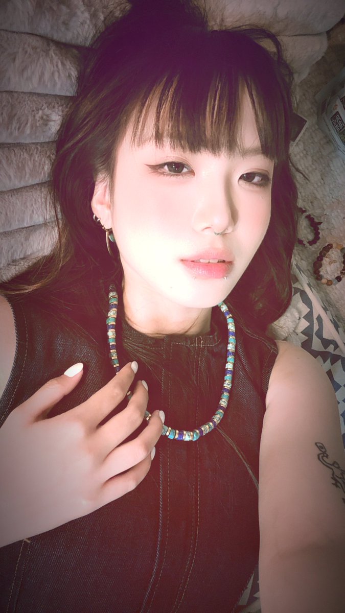 关于莉莉周一特别想死的二三事 tweet media