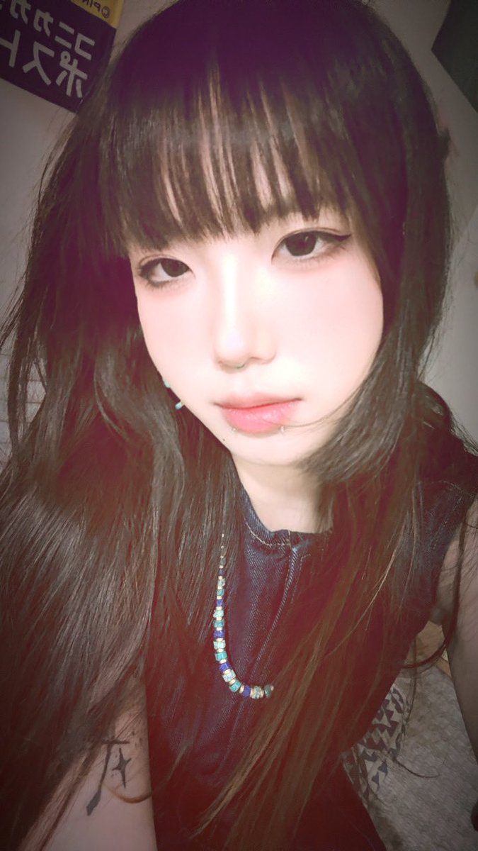 关于莉莉周一特别想死的二三事 tweet media