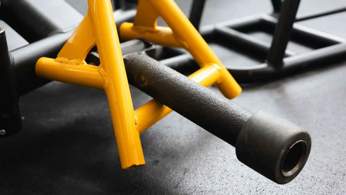 FitnessHacks101's tweet photo. The Beginner’s Guide to the Landmine: 5 Essential Exercises https://t.co/nW9dzKNGw6

#LandmineExercises #StrengthTraining #FitnessTips #BeginnerWorkout #FunctionalTraining #GymMotivation #WorkoutRoutine #FitnessHacks #WeightTraining #GetStronger #FitLife #ExerciseGuide #WellnessJourney