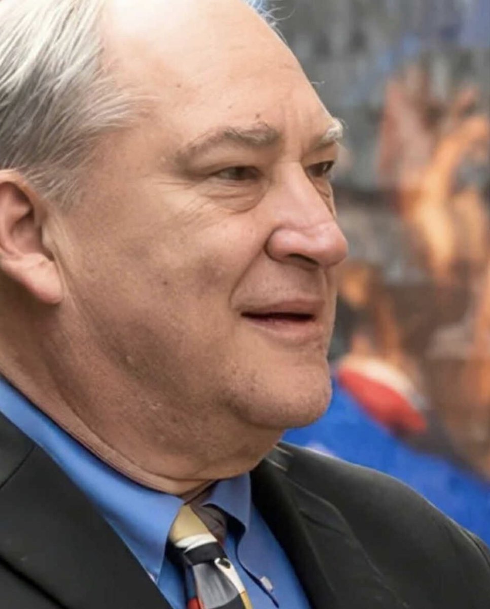 The MoCoShow (MCS) tweet media