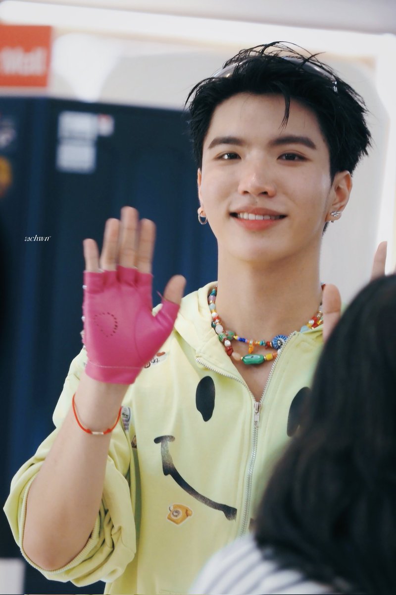 SCHWNSiGHT tweet media