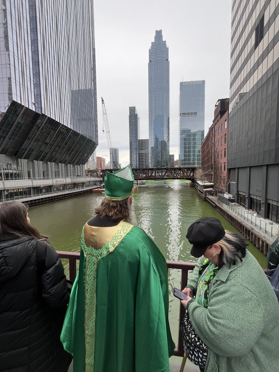 Chicago Bars tweet media