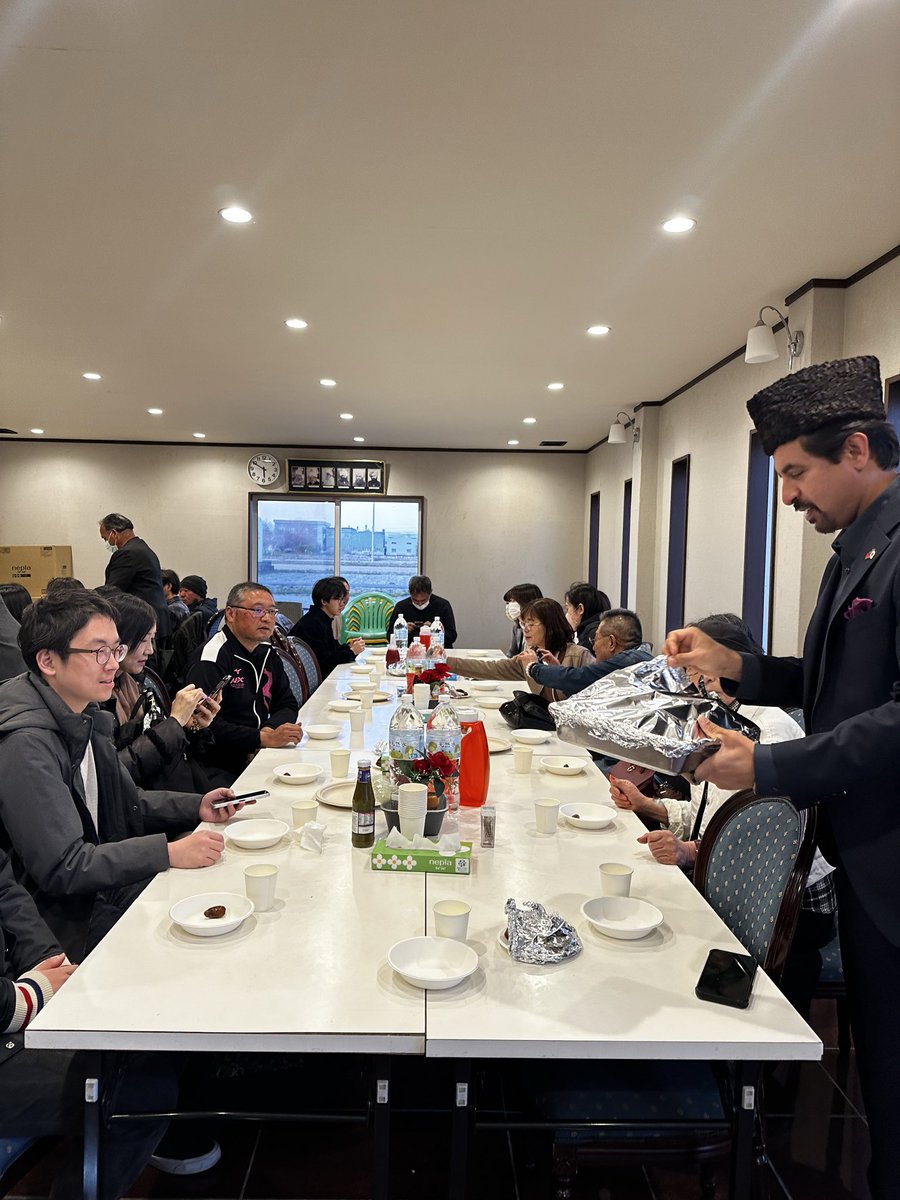 amjJapan's tweet image. Today we hosted a beautiful #Iftar Dinner at The Japan Mosque with many #Japanese guests.The program included an introduction to Islam and Ramadan, Iftar together,Maghrib prayer,and a tour of the #mosque
A wonderful evening of friendship and understanding
#Ramadan #Islam #Japan
