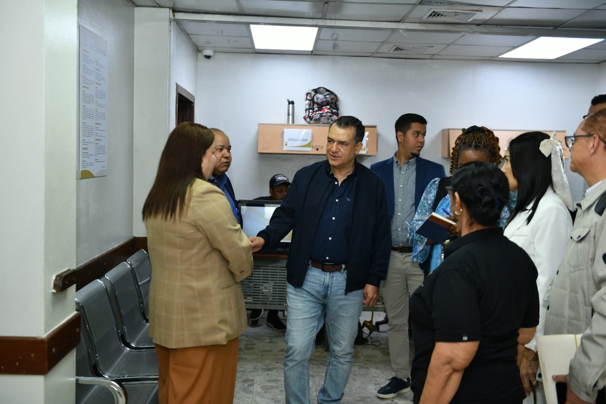 juntacentral's tweet image. Como parte de los preparativos para el proceso de renovación de la #NuevaCédula, el presidente de la #JCE, Román Jáquez Liranzo (@RomnJquez), durante esta semana realizó un recorrido de supervisión por varios Centros de Cedulación, con el objetivo de verificar el avance de los