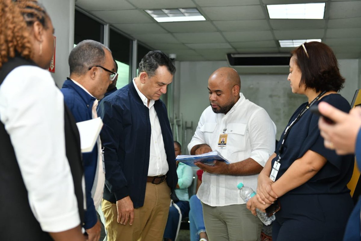 juntacentral's tweet image. Como parte de los preparativos para el proceso de renovación de la #NuevaCédula, el presidente de la #JCE, Román Jáquez Liranzo (@RomnJquez), durante esta semana realizó un recorrido de supervisión por varios Centros de Cedulación, con el objetivo de verificar el avance de los