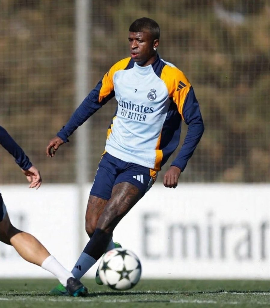 ساخر tweet media