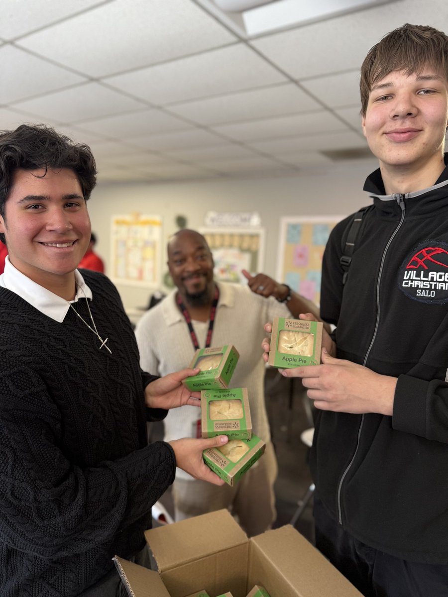 Village Christian School tweet media