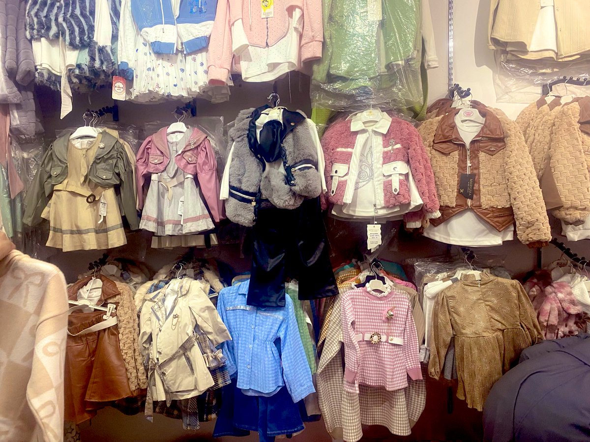 Ha_af92's tweet photo. I just wanted to buy some clothes for my 3 kids. The clothes and shoes they have now are very worn out😭

Today we were hit by a strong sandstorm. Our tents were destroyed and my asthma got worse again because of the dust. Please help us I’m really tired

https://t.co/UWiaobp1db https://t.co/GvIKet6lyM