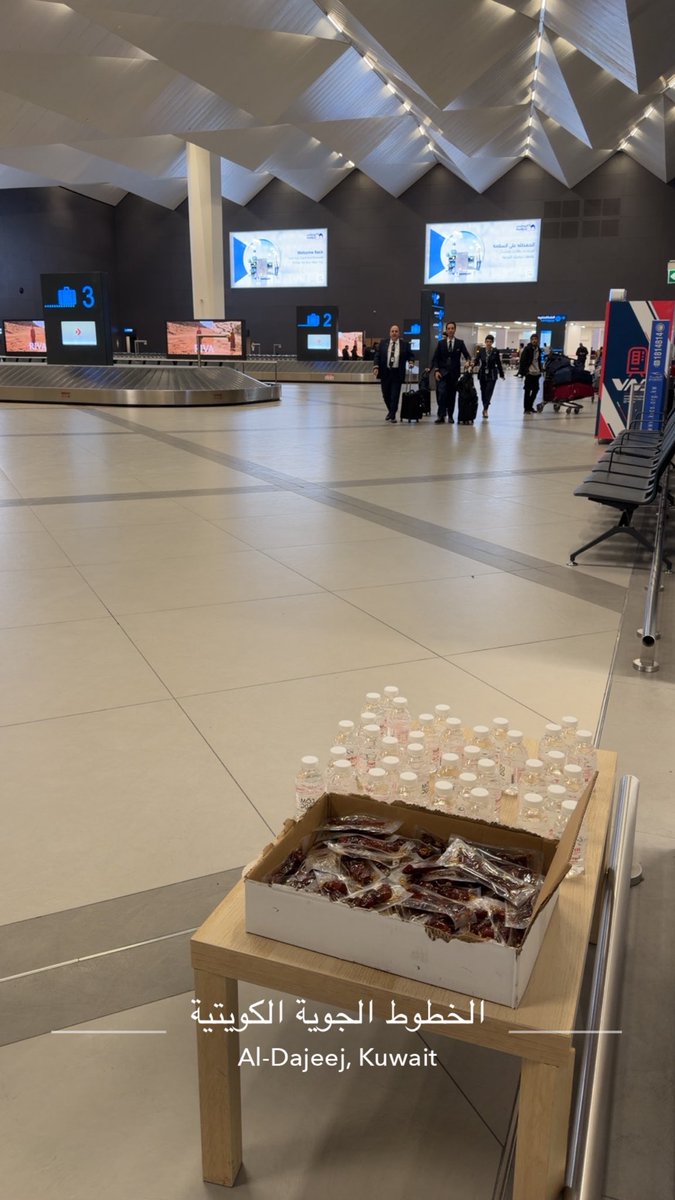 صـقر :) tweet media